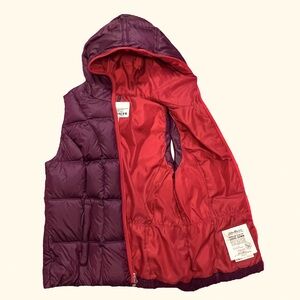 Eddie Bauer® Women’s Down Vest
PREMIUM QUALITY GOOSE DOWN